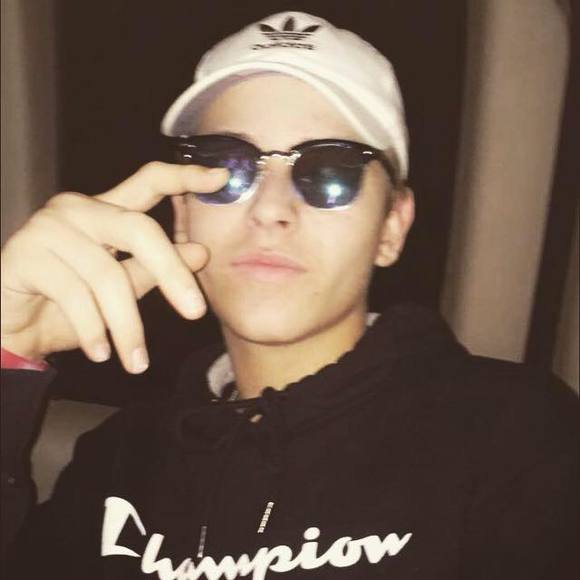 Meet your Posher, Gavin - Picture 1 of 1